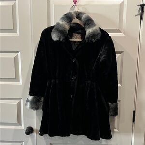 KC Collections Black Faux Fur Coat with Gray Accents Sz L